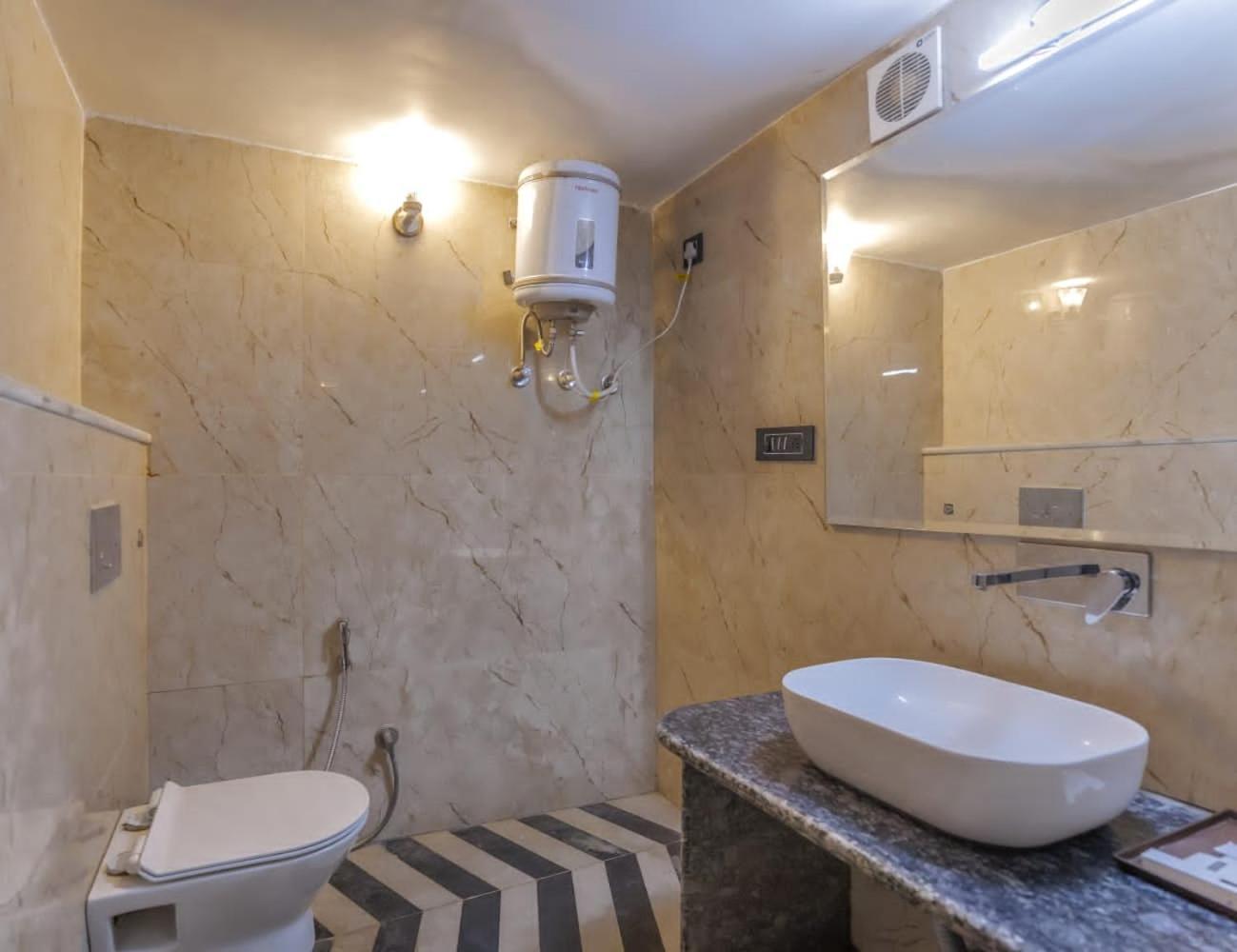 Mewar Palace Resort And Spa ウダイプル エクステリア 写真