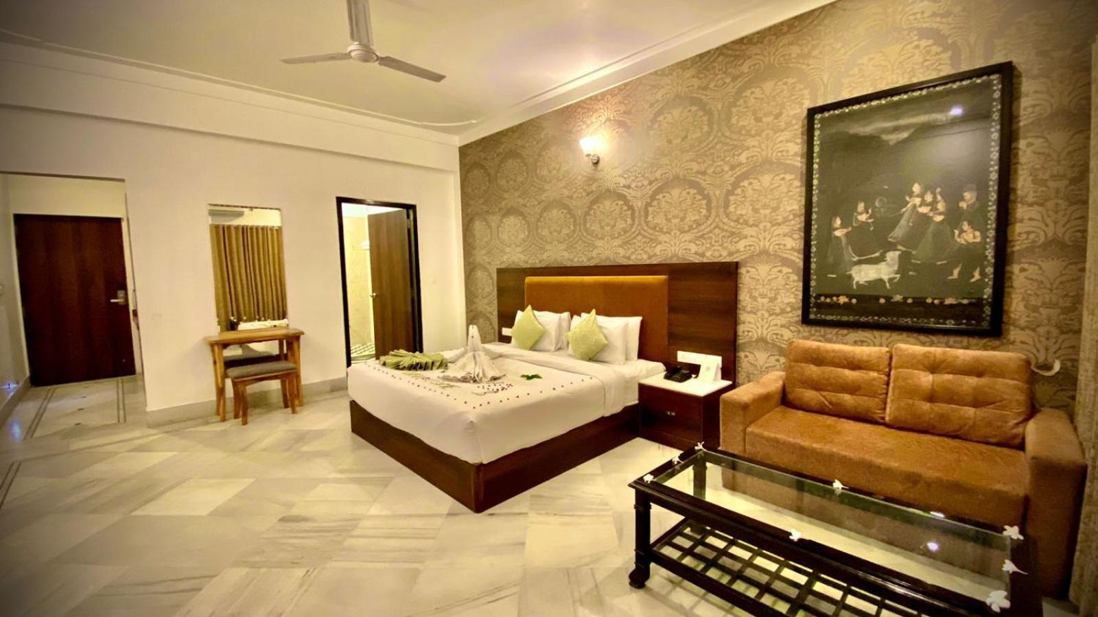 Mewar Palace Resort And Spa ウダイプル エクステリア 写真