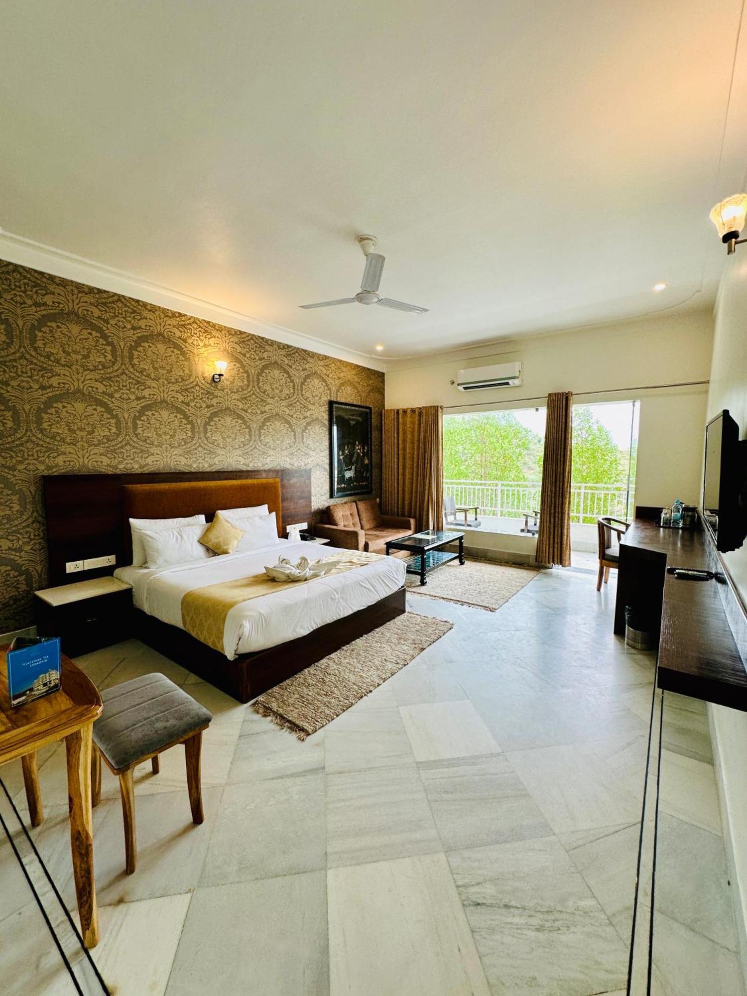 Mewar Palace Resort And Spa ウダイプル エクステリア 写真