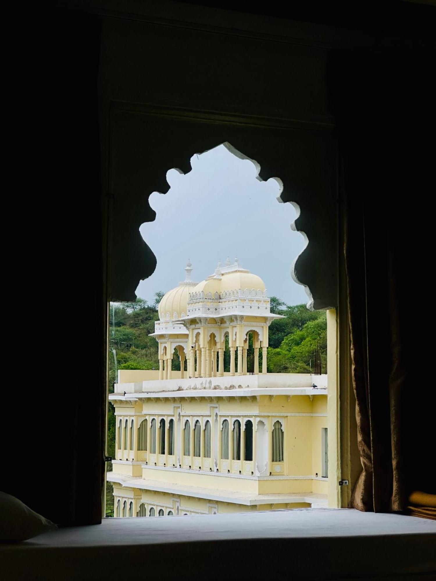 Mewar Palace Resort And Spa ウダイプル エクステリア 写真