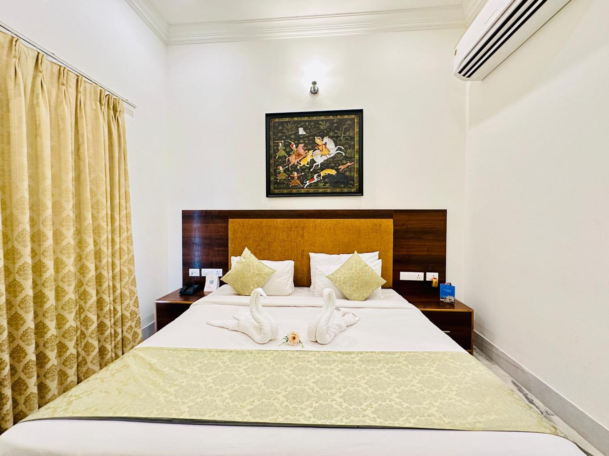 Mewar Palace Resort And Spa ウダイプル エクステリア 写真